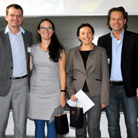 Die Preisträgerinnen des Isotopenpreis 2015 der Dr.-Karleugen-Habfast-Stiftung, Frau Dr. Maren Dubbert und Frau Dr. Dominika Lewicka-Szczebak, umrahmt vom Vorsitzenden der ASI und dem Organisator der Tagung. Foto: Klaus Will